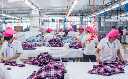 刘潭服装：设备日常保养，服装加工毫不费力